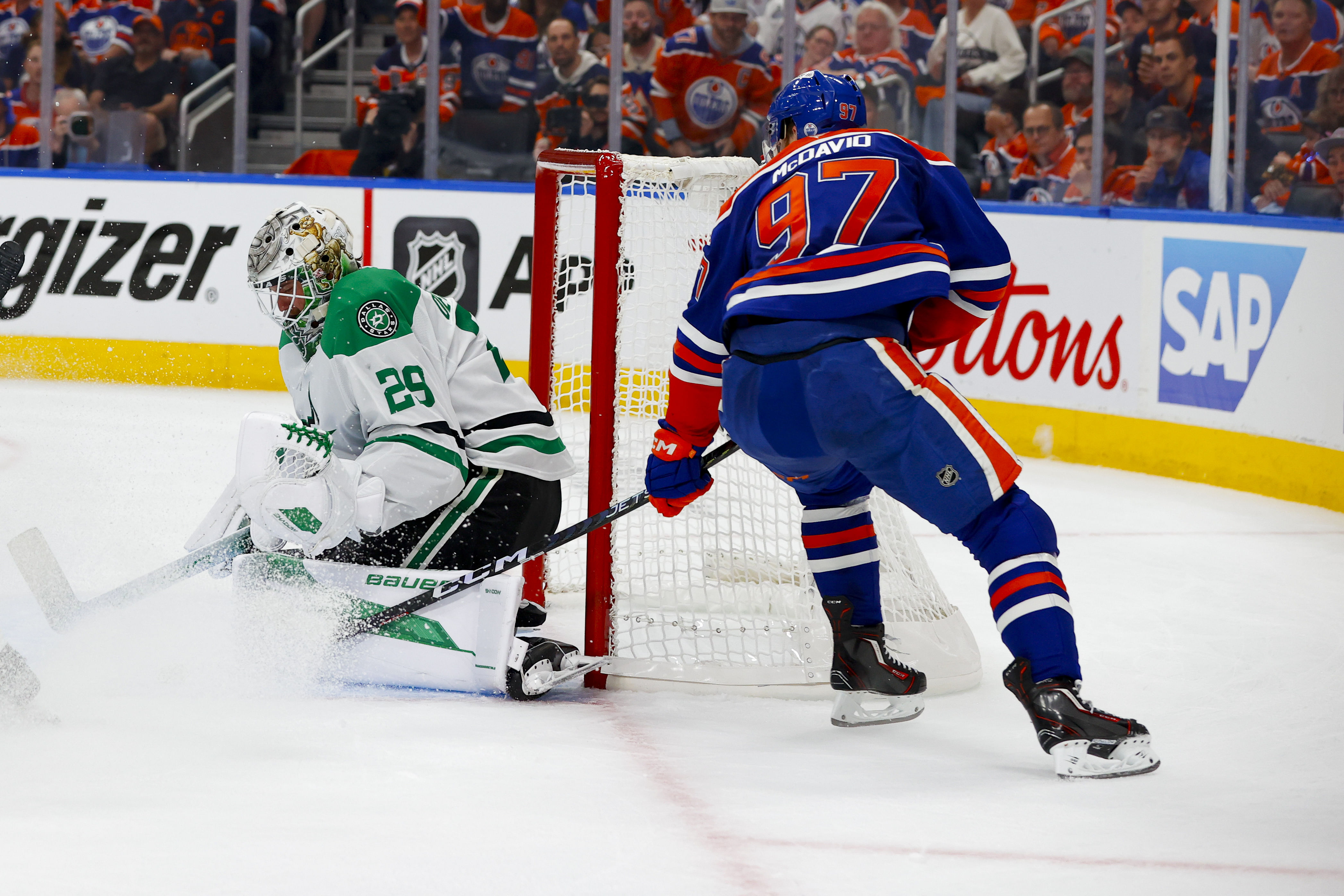 Jake Oettinger was pulled early in Game 5 after giving up two goals on two shots - Source: Imagn